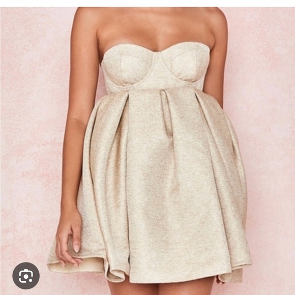 New house of CB dress, worn to take pictures ones - Picture 1 of 10